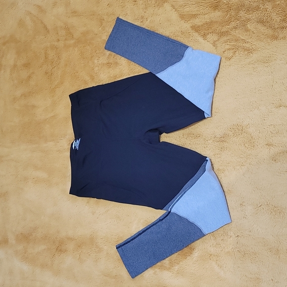 Avia Athletic Leggings Size M (8-10) - Picture 2 of 3